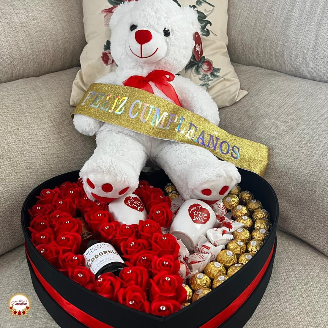 regala emotion . tienda online españa de regalos, detalles bonitos, arreglos florales y personalizables. rosas eternas con chocolates ferrero rocher, kinder, raffaello, lidt. el regalo para cualquier ocasion con varios colores. entraga toda españa y europa. tienda online en amazon en redes sociales 